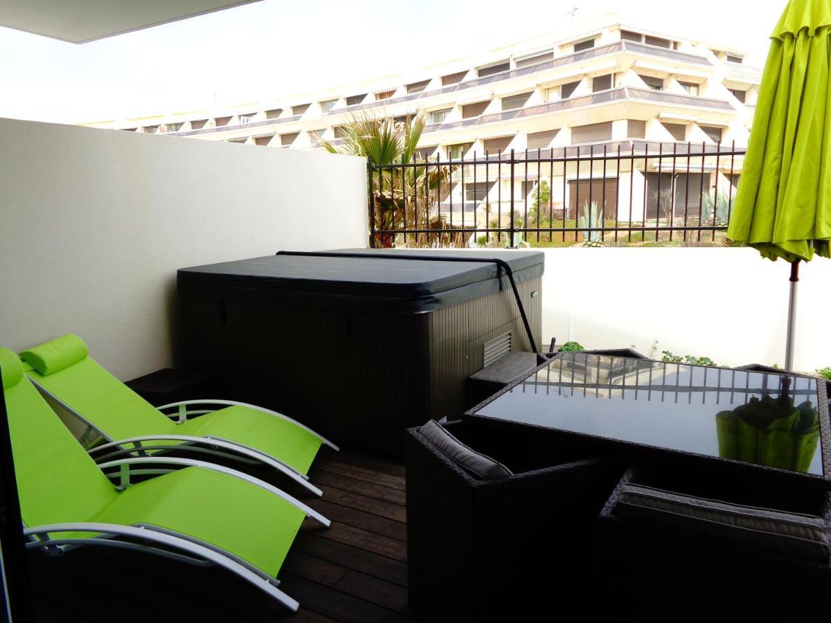 Le Nautilia Residence De Luxe "Reservee Aux Couples" آجد المظهر الخارجي الصورة